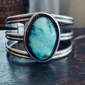 Vintage 78 gms Southwestern Turquoise Row Cuff Bracelet